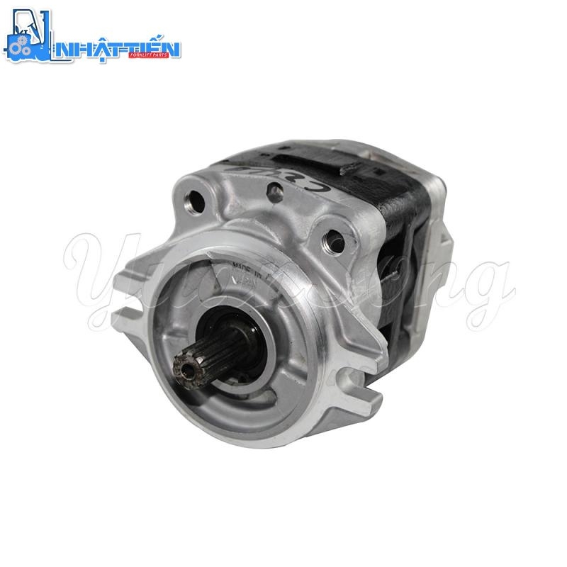 13657-10201 TCM Hydraulic Pump